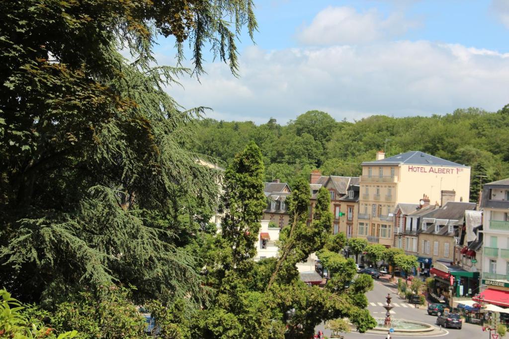 Albert Premier Hotel Bagnoles-de-l'Orne Exterior photo